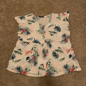 Womens size Large Hawaiian/floral blouse